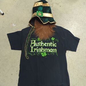 St Patrick's day Irish authentic Irishman t-, hat and beard with party beads,